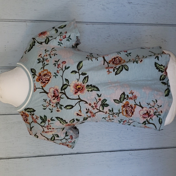 DR2 Tops - Floral Tee. Flowers Rose Roses Leaf Branch Cherry Blossom